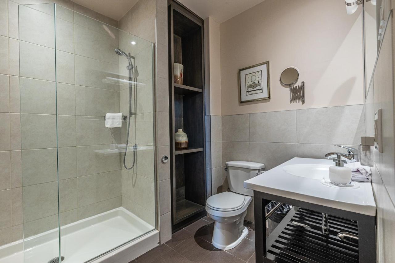 Petit Hotel - Cafe Krieghoff Québec Exteriör bild