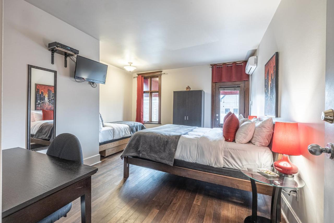 Petit Hotel - Cafe Krieghoff Québec Exteriör bild