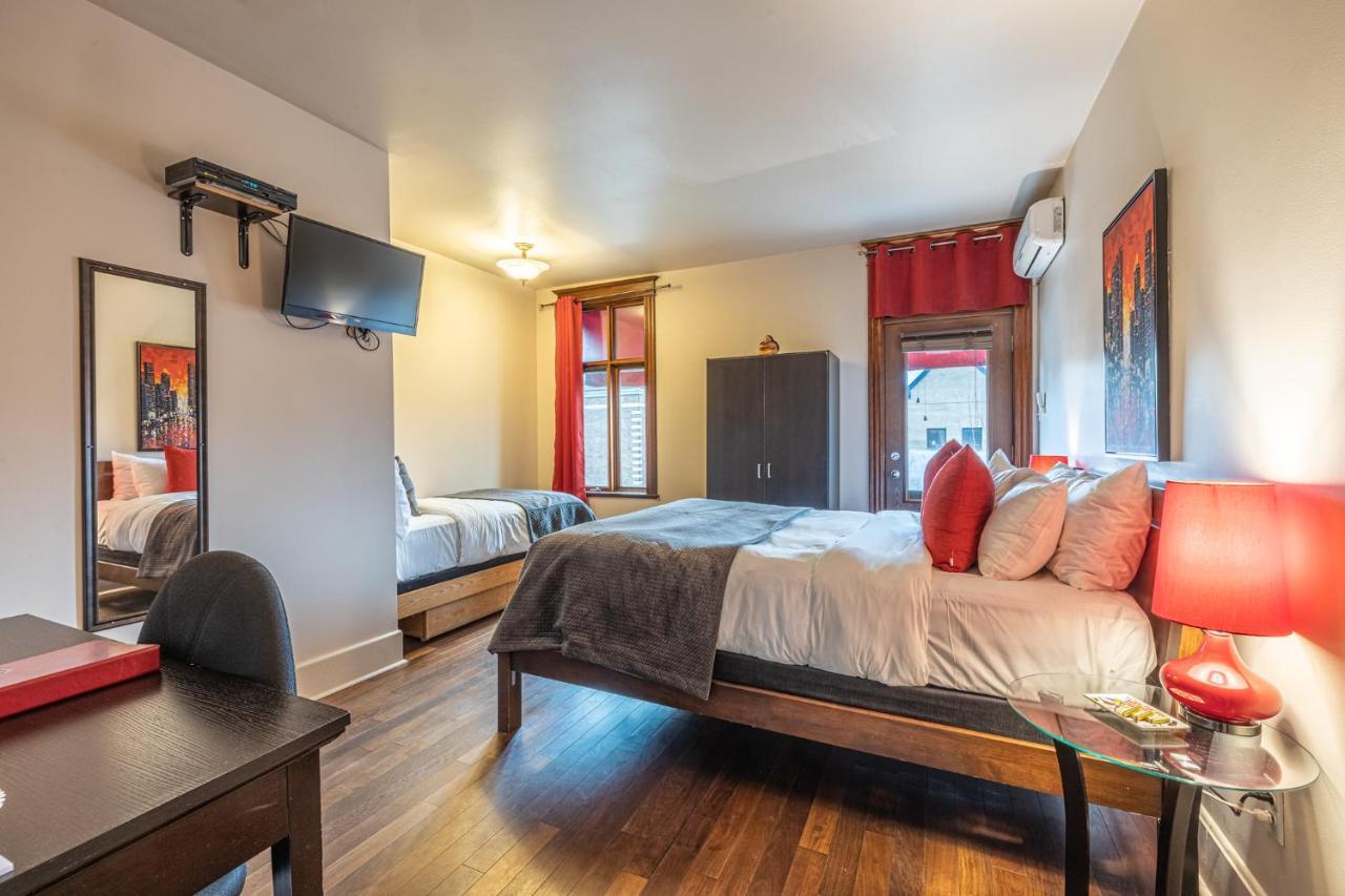 Petit Hotel - Cafe Krieghoff Québec Exteriör bild