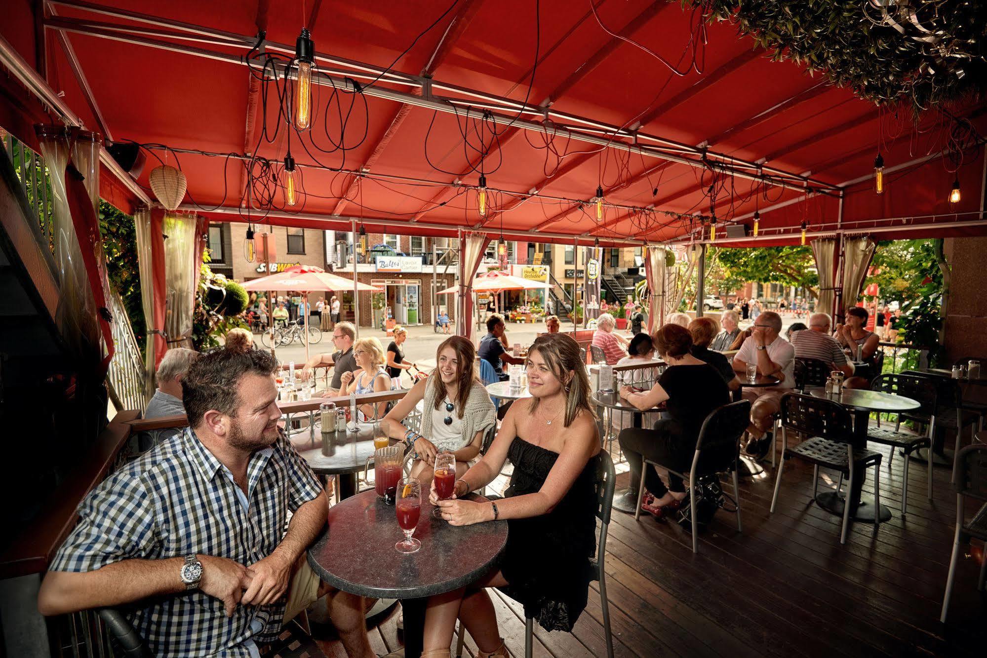Petit Hotel - Cafe Krieghoff Québec Exteriör bild