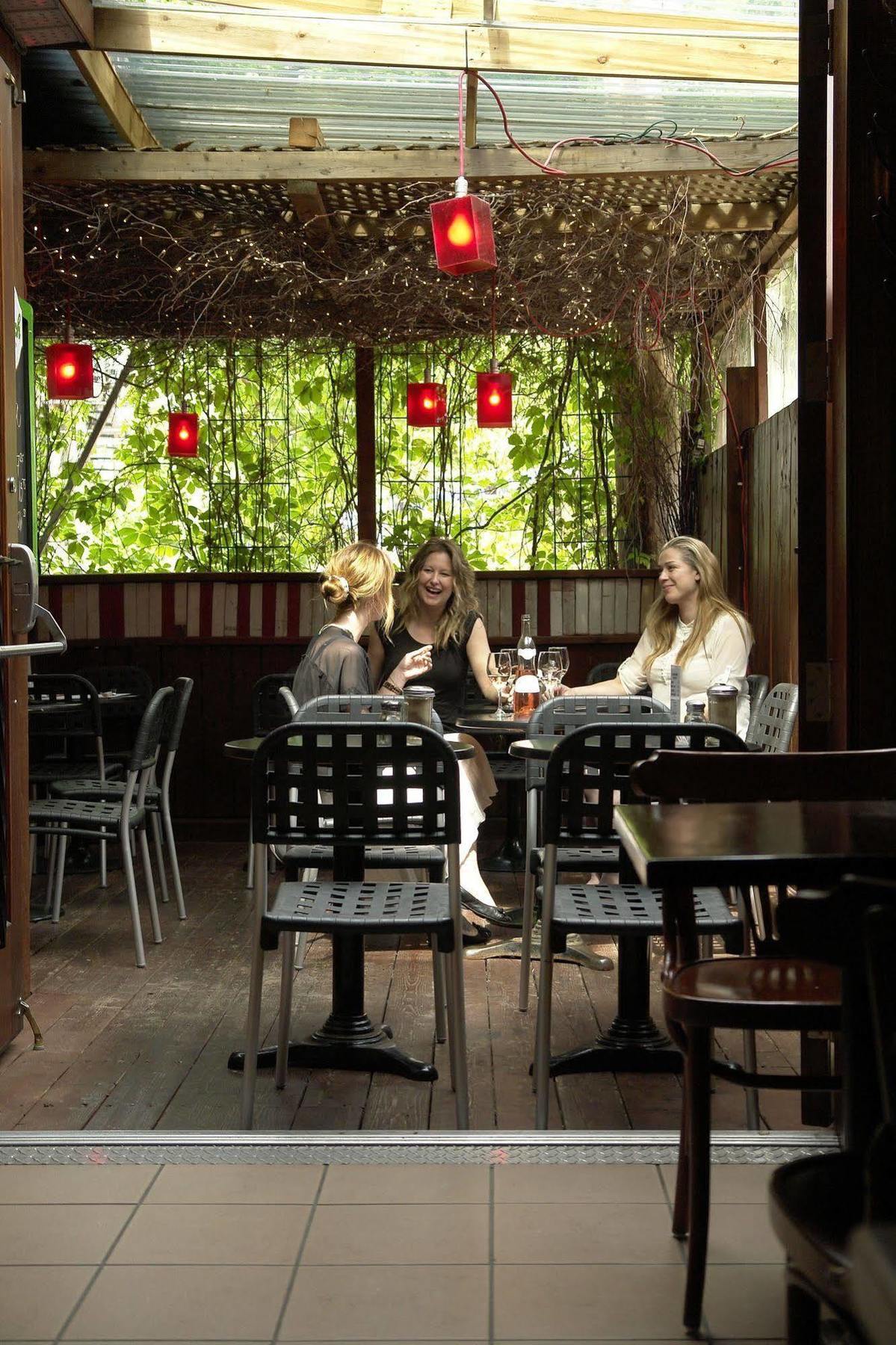 Petit Hotel - Cafe Krieghoff Québec Exteriör bild